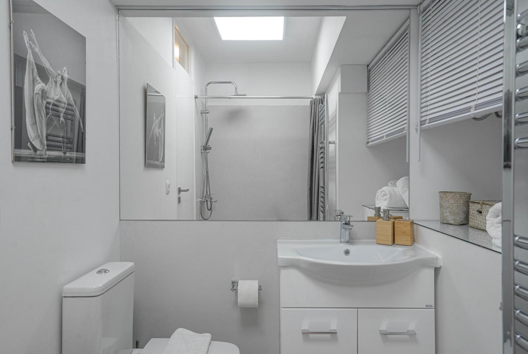 Lovely studio in Likavitos Hill Atenas Exterior foto